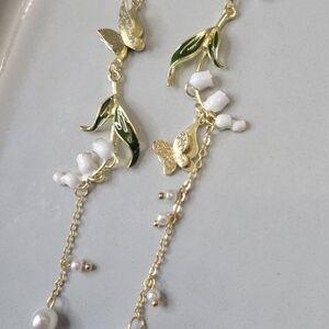 Elegant Gold and White Floral Earrings